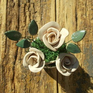 Rózsák kaspóban. - otthon & életmód - dekoráció - asztal és polc dekoráció - asztaldísz - Meska.hu Rózsák kaspóban. - otthon & életmód - dekoráció - asztal és polc dekoráció - asztaldísz - Meska.hu