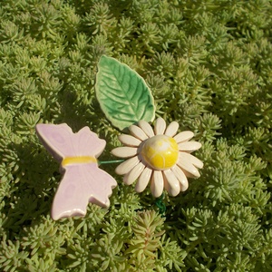 Rózsaszín  virág pillangóval, Otthon & Életmód, Ház & Kert, Növény & Veteményes, Kerámia, MESKA