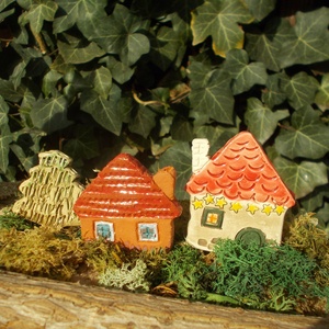 Apró házak fenyőfával - otthon & életmód - ház & kert - kerti dísz - Meska.hu
