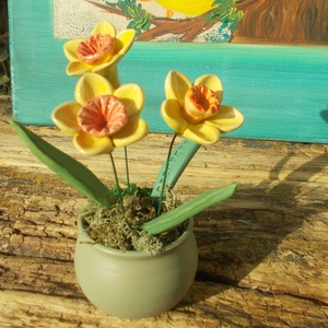 Nárciszok kaspóban - otthon & életmód - dekoráció - virágdekoráció - virágdíszek - virágdísz kaspóban - Meska.hu