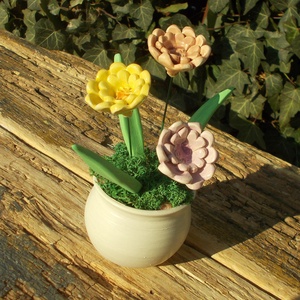 Tavaszi virágok kaspóban - otthon & életmód - dekoráció - virágdekoráció - virágdíszek - virágdísz kaspóban - Meska.hu