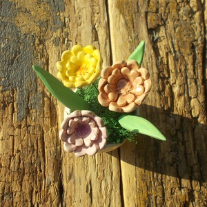 Tavaszi virágok kaspóban - otthon & életmód - dekoráció - virágdekoráció - virágdíszek - virágdísz kaspóban - Meska.hu