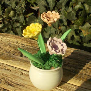 Tavaszi virágok kaspóban, Otthon & Életmód, Dekoráció, Virágdísz és tartó, Virágdíszek, Virágdísz kaspóban, Kerámia, MESKA