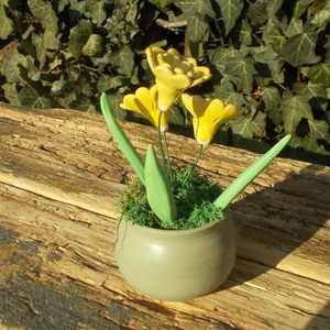 Tavaszi virágok kaspóban - otthon & életmód - dekoráció - virágdekoráció - virágdíszek - virágdísz kaspóban - Meska.hu