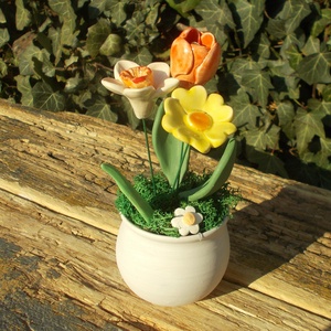 Asztaldísz nőnapra., Otthon & Életmód, Dekoráció, Virágdísz és tartó, Virágdíszek, Virágdísz kaspóban, Kerámia, MESKA