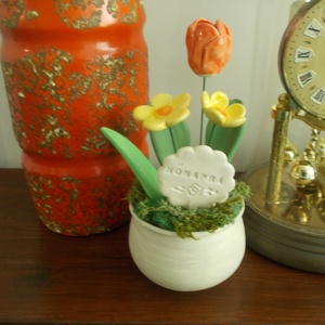 Asztaldísz nőnapra. - otthon & életmód - virágdekoráció - virágdíszek - virágdísz kaspóban - Meska.hu