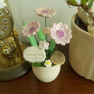 Asztaldísz nőnapra. - otthon & életmód - virágdekoráció - virágdíszek - virágdísz kaspóban - Meska.hu