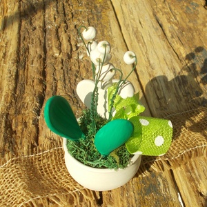 Gyöngyvirágos asztaldísz  - otthon & életmód - virágdekoráció - virágdíszek - virágdísz kaspóban - Meska.hu