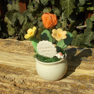 Asztaldísz anyák napjára . - otthon & életmód - virágdekoráció - virágdíszek - virágdísz kaspóban - Meska.hu