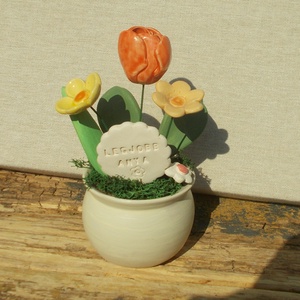 Asztaldísz anyák napjára . - otthon & életmód - virágdekoráció - virágdíszek - virágdísz kaspóban - Meska.hu