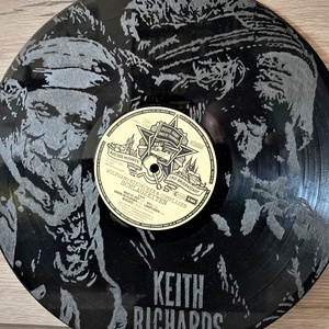Keith Richard bakelit kép, Művészet, Bakelit lemezek & kazetták, Fotó, grafika, rajz, illusztráció, Gravírozás, pirográfia, Meska