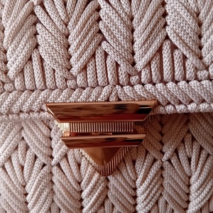 Kanava alapra polieszter zsinórfonallal készült alkalmi táska - táska & tok - kézitáska & válltáska - vállon átvethető táska - Meska.hu