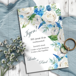 Esküvői meghívó törtfehér és kék virágokkal félkoszorú - Meska.hu