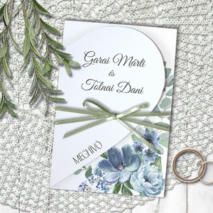 Szív alakú esküvői meghívó kék virágokkal - Meska.hu