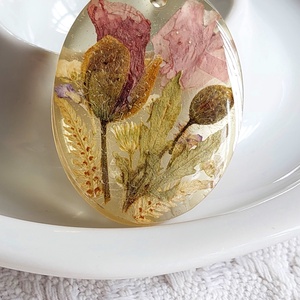 Pipacsos gyantaékszer. Áttetsző medál pipacsokkal. Botanikai ékszer. Természetes és egyedi nyakék. - ékszer - nyaklánc - medálos nyaklánc - Meska.hu