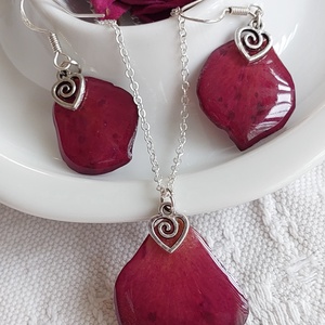  Bordó rózsaszirom ékszerszett. Természetes szépségű műgyanta ékszer. Romantikus, egyedi, kézzel készített ajándék, Ékszer, Ékszerszett, Ékszerkészítés, MESKA