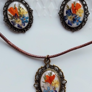 Virágcsokor gyantában. Vintage stílusú gyanta ékszerszett. Természet ihlette egyedi ajándék. - ékszer - ékszerszett - Meska.hu