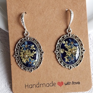 Kék nefelejcs virágos fülbevalók. Egyedi vintage stílusú gyantaékszer.  - ékszer - fülbevaló - lógó fülbevaló - Meska.hu