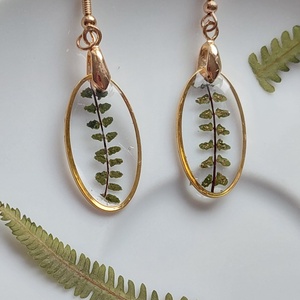 Páfránylevél gyanta ékszer. Természetes csüngő fülbevaló. , Ékszer, Fülbevaló, Lógó fülbevaló, Ékszerkészítés, MESKA