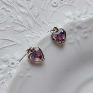 Lila orgona gyanta fülbevaló. Ezüstös virágékszer., Ékszer, Fülbevaló, Lógó fülbevaló, Ékszerkészítés, MESKA