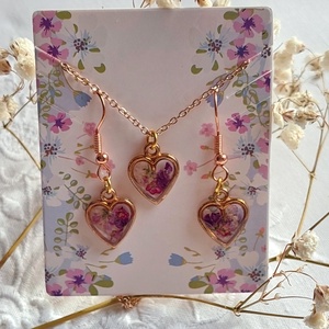 Lila virágok gyantában. Aranyos ékszerszett., Ékszer, Ékszerszett, Ékszerkészítés, MESKA