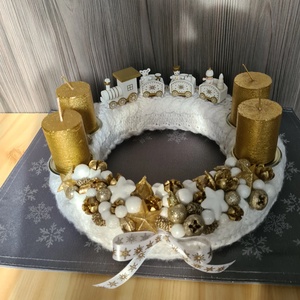 Arany-fehér vonatos adventi koszorú - Meska.hu