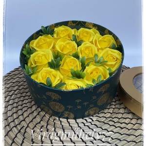 Szappanrózsa box ablakos dobozban - otthon & lakás - dekoráció - virágdísz és tartó - virágbox, virágdoboz - Meska.hu