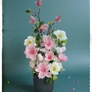 Tavaszi asztaldísz magnóliával, Otthon & Életmód, Virágdekoráció, Virágdíszek, Asztali virágdísz, Virágkötés, MESKA