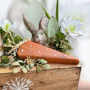 Vidám Húsvéti dekor rusztikus ládikóban, répa farm, Ünnepi díszek, dekorációk, Húsvéti díszek és dekorációk, Húsvéti asztaldíszek, Virágkötés, Bájos, farmhangulatú kézműves dekoráció, amely garantáltan mosolyt csal az arcokra. A rusztikus fa ..., MESKA
