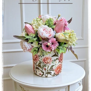 Bazsarózsás asztaldísz kerámia kaspóban � 25 x 29 cm - otthon & életmód - virágdekoráció - virágdíszek - asztali virágdísz - Meska.hu