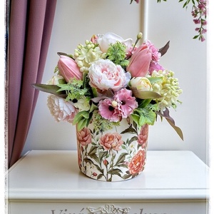 Bazsarózsás asztaldísz kerámia kaspóban � 25 x 29 cm, Otthon & Életmód, Virágdekoráció, Virágdíszek, Asztali virágdísz, Virágkötés, MESKA