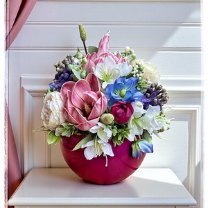 Tavaszi asztaldísz vegyes virágokkal ciklámen gömb kaspóban, Otthon & Életmód, Virágdekoráció, Virágdíszek, Asztali virágdísz, Virágkötés, MESKA