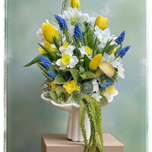 Élethű tavaszi asztaldísz kismadárral, Otthon & Életmód, Virágdekoráció, Virágdíszek, Asztali virágdísz, Virágkötés, MESKA