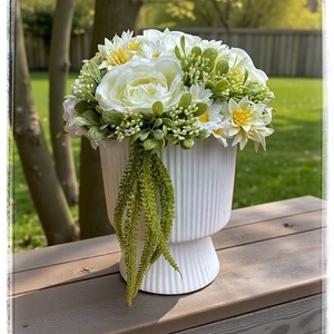 Vegyes virágos tavaszi asztaldísz bazsarózsával - Meska.hu