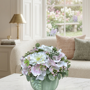 Hortenziával és mákvirággal díszített kerámia kaspó , Otthon & Életmód, Virágdekoráció, Virágdíszek, Virágdísz kaspóban, Virágkötés, Ez a különleges, kézzel készített virágkompozíció egy stílusos kerámia kaspóban kapott helyet, amel..., MESKA