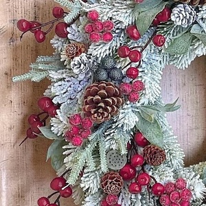 Téli deres pirosbogyós kopogtató  - karácsony - adventi díszek - adventi ajtódísz - Meska.hu