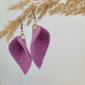 Tündérlevél  fülbevaló - világoslila, nemesacél fülbeakasztóval - Meska.hu