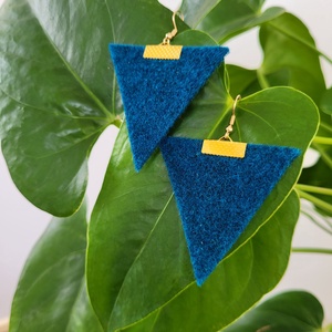 Háromszög fülbevaló, petrolkék/sötéttürkiz, Ékszer, Fülbevaló, Lógó fülbevaló, Ékszerkészítés, MESKA