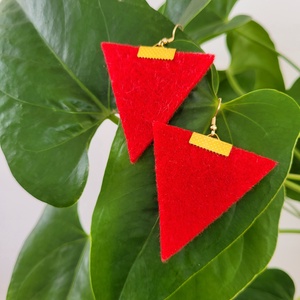 Háromszög fülbevaló, piros, Ékszer, Fülbevaló, Lógó fülbevaló, Ékszerkészítés, MESKA