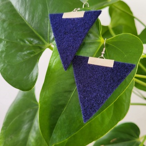 Háromszög fülbevaló, sötétkék-ezüst, Ékszer, Fülbevaló, Lógó fülbevaló, Ékszerkészítés, MESKA