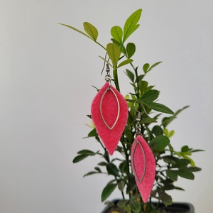 Díszes levél alakú fülbevaló, rózsaszín, Ékszer, Fülbevaló, Lógó fülbevaló, Ékszerkészítés, MESKA