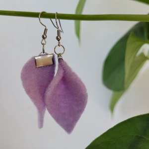 Tündérlevél fülbevaló- világos lila, Ékszer, Fülbevaló, Lógó fülbevaló, Ékszerkészítés, MESKA