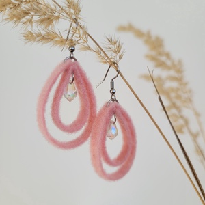 Gyöngyös cseppecskék fülbevaló- világos rózsaszín  - Meska.hu