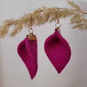 Tündérlevél aromafülbevaló- fukszia/magenta -rozéarany, Ékszer, Fülbevaló, Lógó fülbevaló, Ékszerkészítés, MESKA