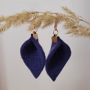 Tündérlevél aromafülbevaló- sötétkék -rozéarany - ékszer - fülbevaló - lógó fülbevaló - Meska.hu