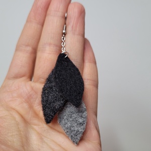 Lebegő levelek aromafülbevaló - szürke árnyalatai - ékszer - fülbevaló - lógó fülbevaló - Meska.hu