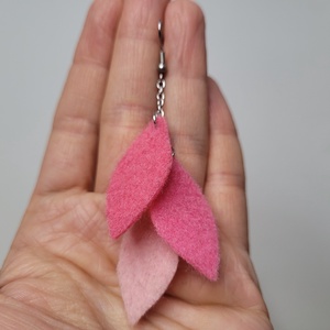 Lebegő levelek aromafülbevaló - rózsaszín árnyalatai - ékszer - fülbevaló - lógó fülbevaló - Meska.hu