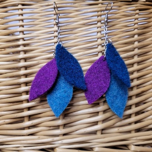 Lebegő levelek aromafülbevaló - lila, kékek, Ékszer, Fülbevaló, Lógó fülbevaló, Ékszerkészítés, MESKA