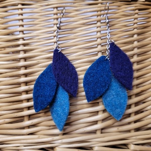 Lebegő levelek aromafülbevaló - sötét és világoskék, petrolkék, Ékszer, Fülbevaló, Lógó fülbevaló, Ékszerkészítés, MESKA