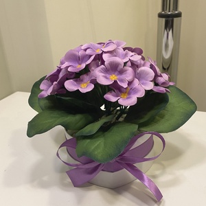 Fokföldi ibolya kerámia kaspóban , virágbox - otthon & életmód - dekoráció - virágdísz és tartó - virágbox, virágdoboz - Meska.hu